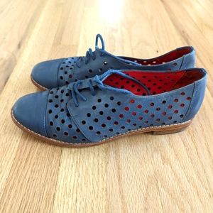 Kate Spade New York blue oxfords